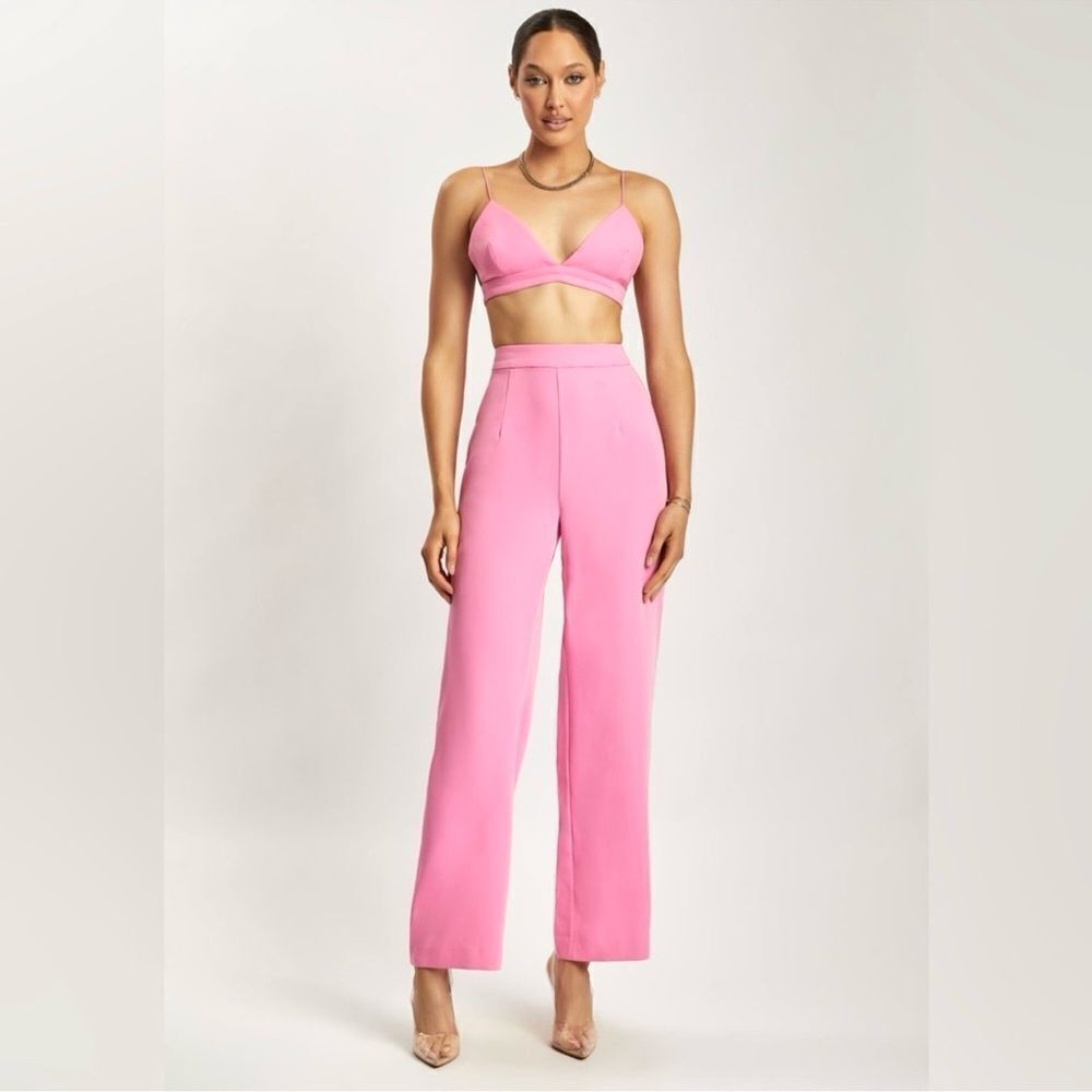 NWT CYNTHIA Triangle Bralette. Featuring thin spaghetti straps Size Small - Picture 2 of 15